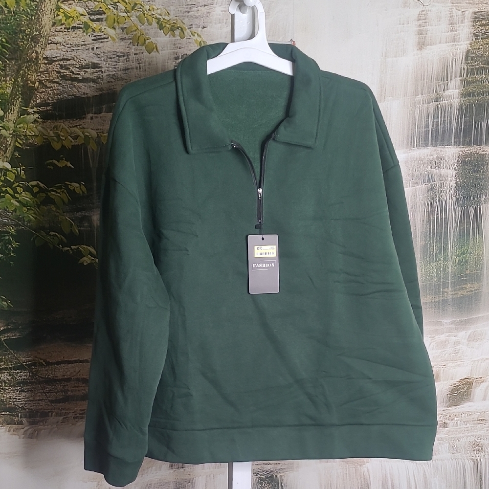 New with tags! Womens 2XL dark green super soft fleece pullover sweatshirt